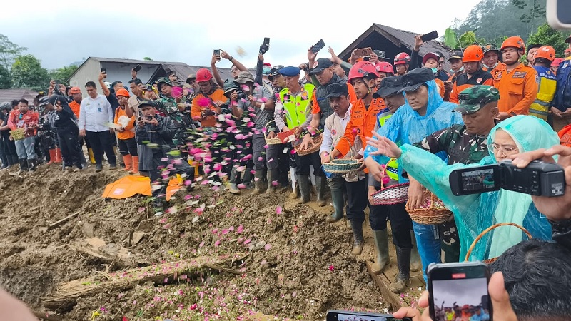 Longsor Banjarnegara: Tim SAR Temukan 5 Jasad di Hari Terakhir Pencarian, 11 Masih Hilang