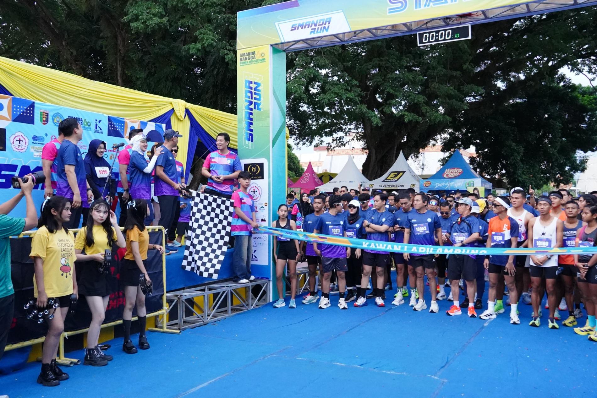 Gubernur Mirza Lepas Ribuan Peserta Smanda Fun Run 2025, Peringati HUT ke-60 Smanda