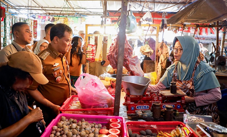 Harga Komoditas Naik Jelang Nataru, Gubernur Jateng Tinjau Pasar Karangayu Semarang