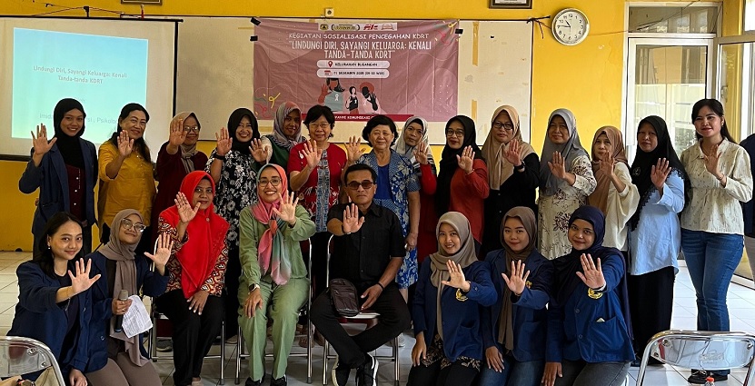 Mahasiswa Ilkom USM Sosialisasikan Tanda-Tanda KDRT ke Ibu PKK Kelurahan Bugangan