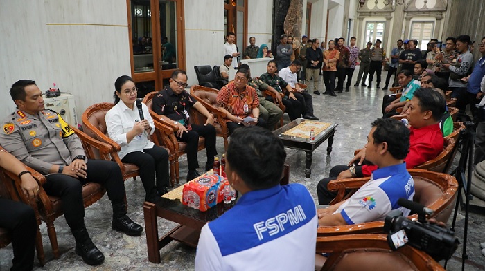 Wali Kota Semarang Terima Perwakilan Buruh, Siapkan Usulan UMK Minimal Rp 3,7 Juta dan Pastikan Ada UMSK