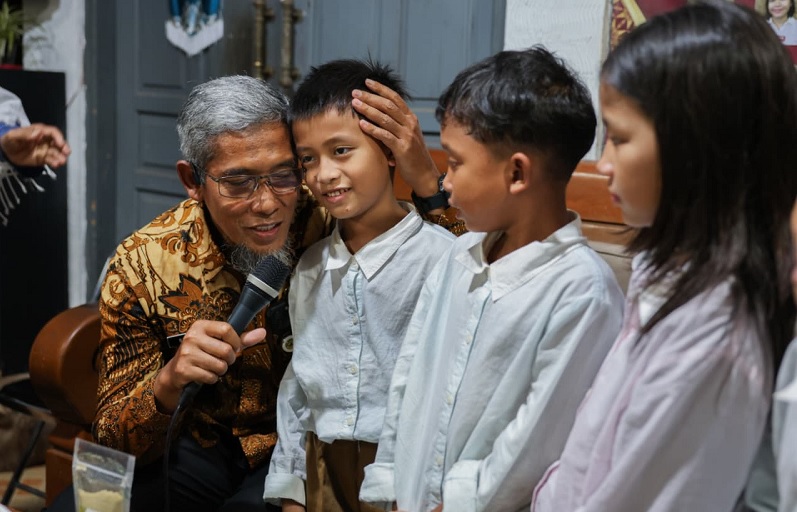 Kunjungan Natal 2025, Sekda Jateng Dorong Anak Panti harus  Punya Mimpi