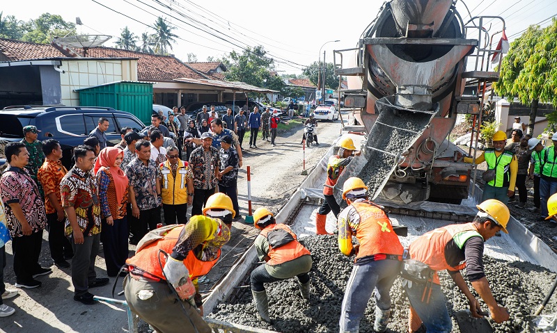 Refleksi Infrastruktur Jateng 2025: Jalan yang Dulu Retak Bergelombang, Kini Mulus Terbentang