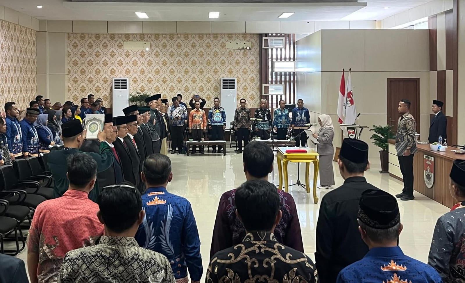 16 Pejabat Pimpinan Tinggi Pratama Eselon ll Diroling