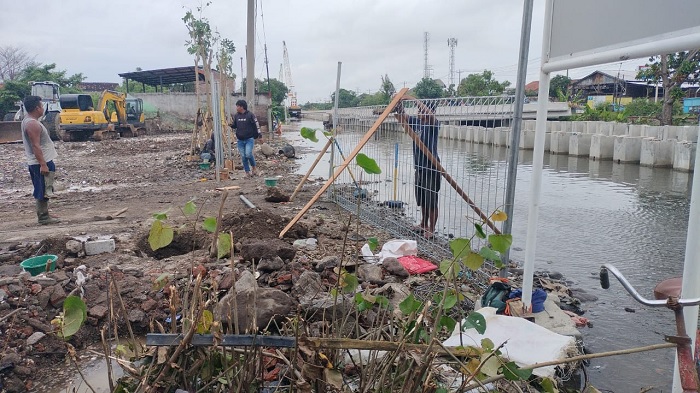 TPS Muktiharjo Kidul Kini Kembali Bersih, Pemkot Semarang pun Tanam Pohon Penghijauan