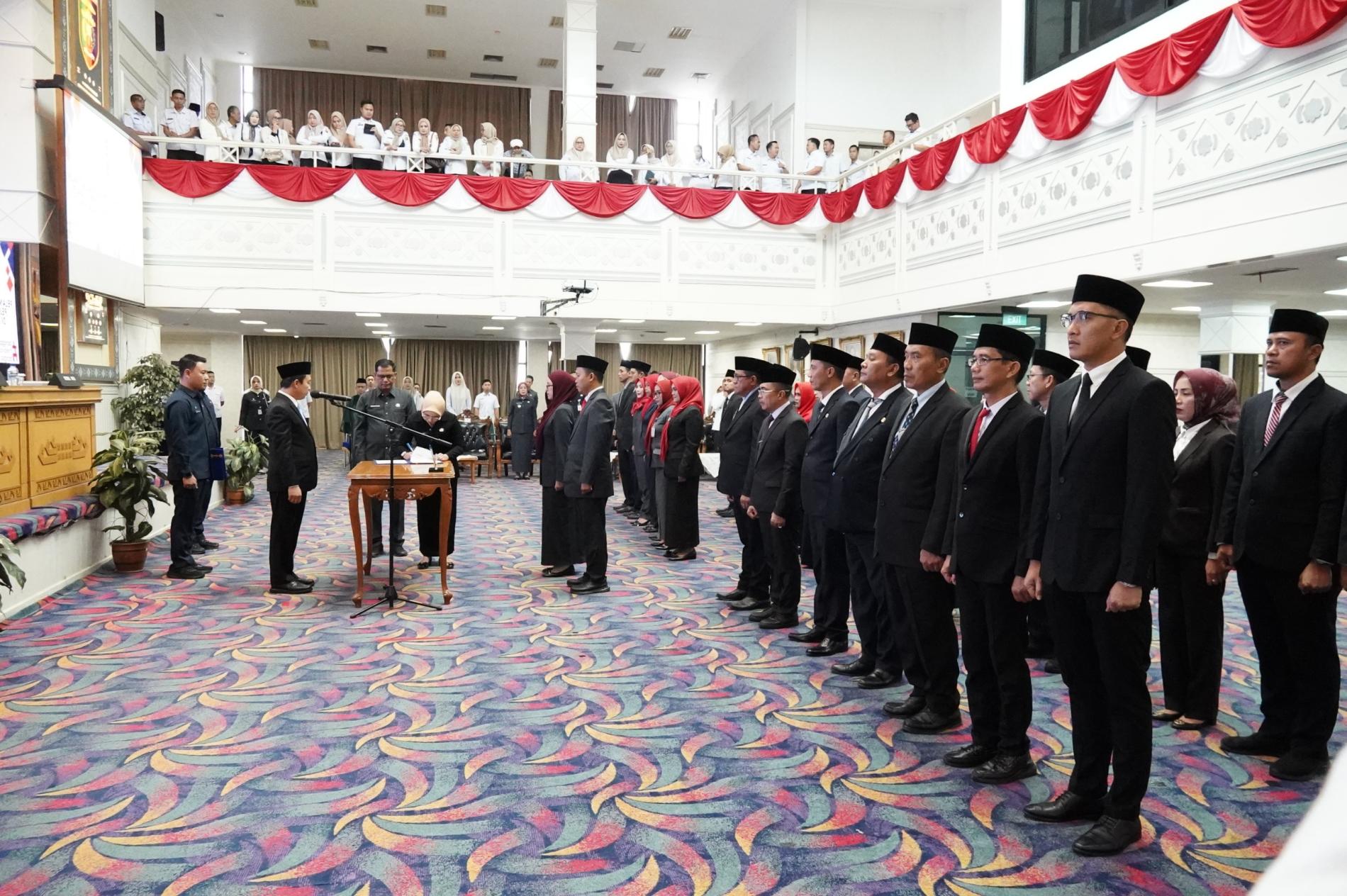 Sekdaprov Lampung Lantik Pejabat Administrator dan Pengawas di Lingkungan Pemprov Lampung
