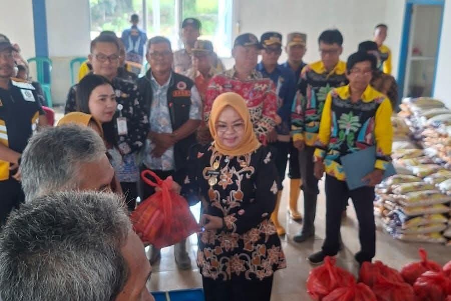 Pemkab Mesuji Berikan Bantuan Korban Banjir di Desa Sritanjung 