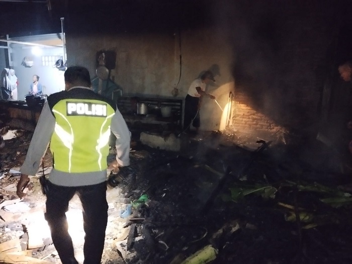 Diduga Korsleting Listrik, Dapur Rumah Warga di Kemangkon Terbakar