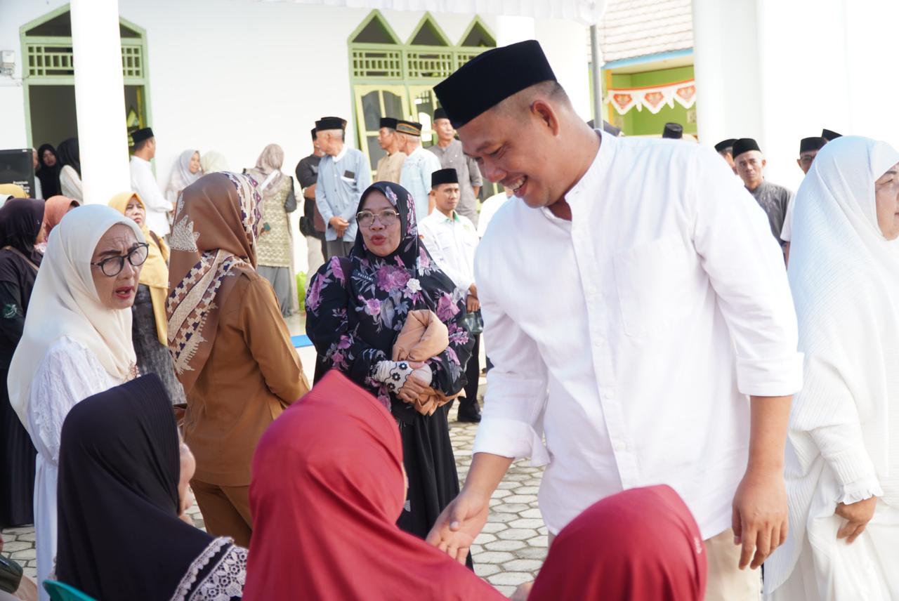 Safari Ramadhan Tubaba: Sedekah, Aspirasi, dan Janji Perbaikan Jalan