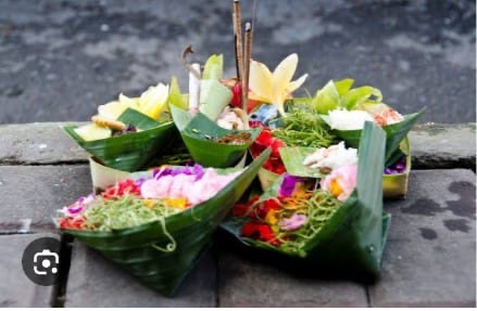 Sesajen Lebih Bergizi daripada MBG