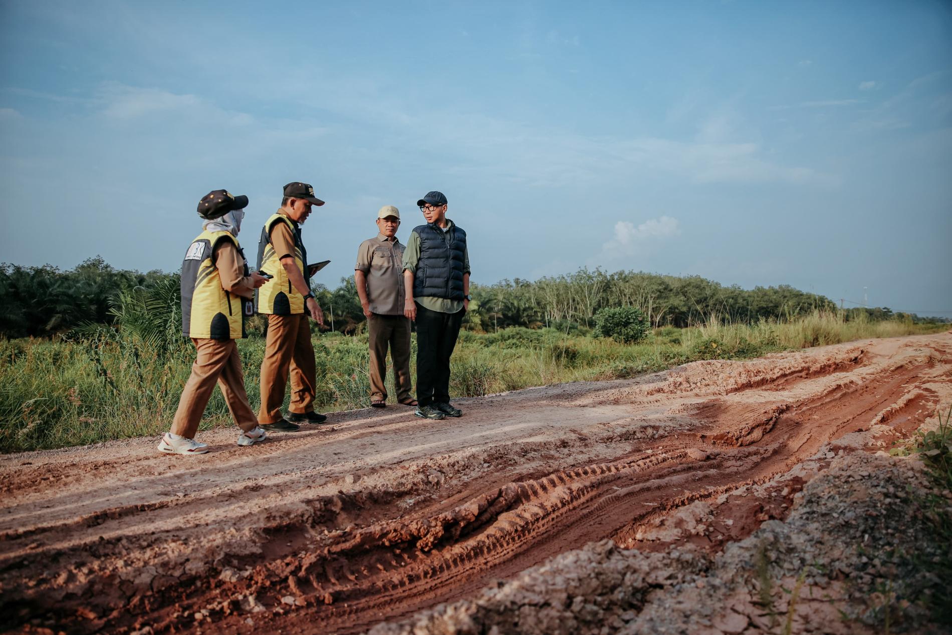 Perbaikan Jalan Gedong Aji–Umbul Mesir Bawa Harapan Baru bagi Petani dan Warga Tulang Bawang