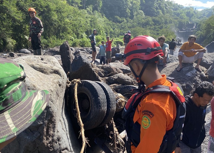 Lahar Dingin Merapi:  Warga Semarang Meninggal, Empat Penambang Hilang