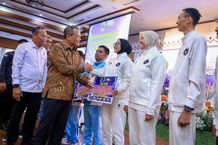 Atlet Jateng Peraih Medali Multieven Diguyur Bonus, Gubernur pun Beri Motivasi
