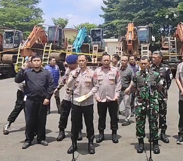 Polda-TNI Amankan 24 Penambang Ilegal dan Sejumlah Eskavator