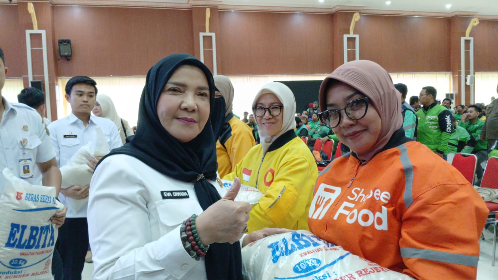 Berkah Ramadan, Ribuan Ojol di Bandar Lampung Terima Beras, Dana Operasional dan Umrah Gratis