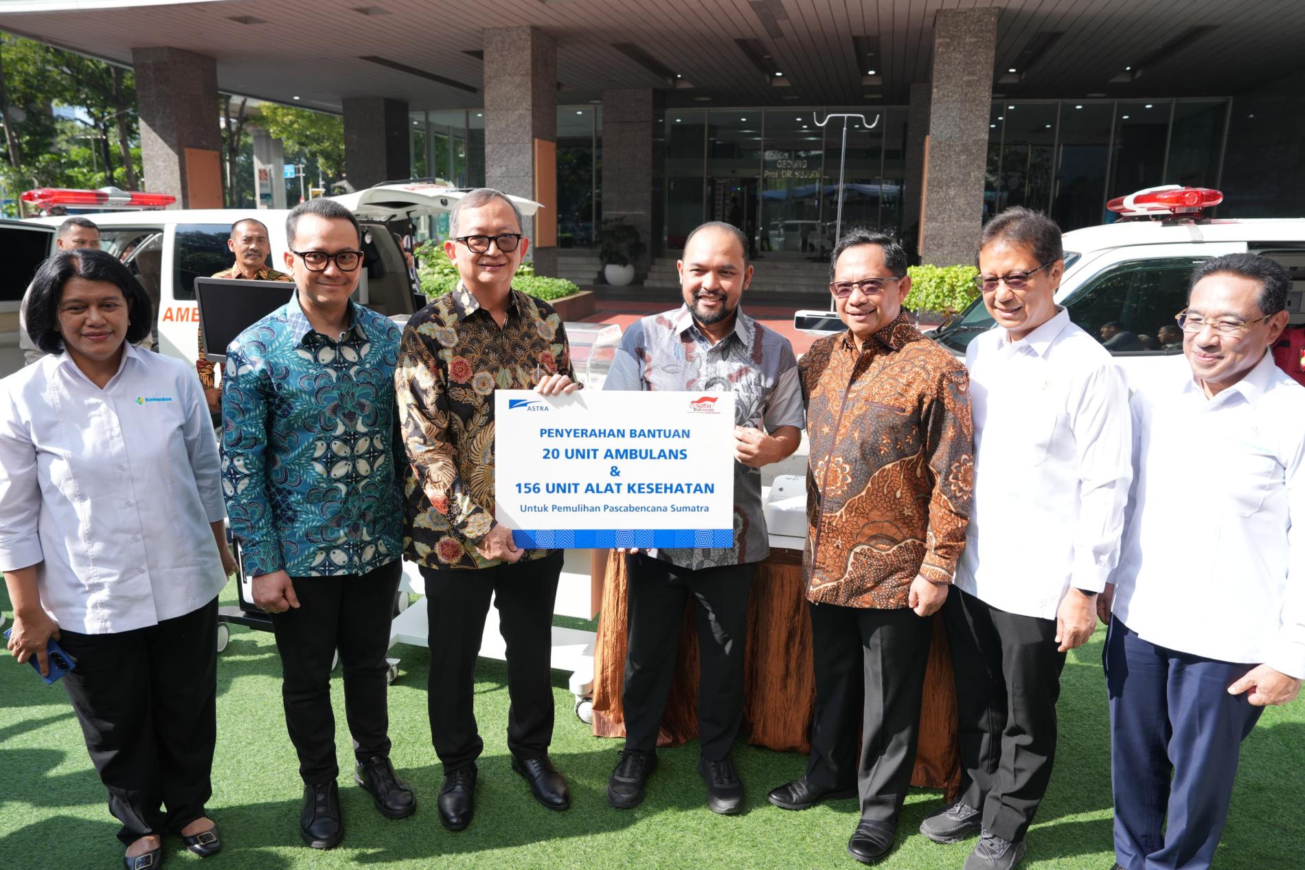 Pihak Swasta Beri Bantuan Ambulans, Kasatgas Tito: Bukti Ketahanan Nasional dan Kepedulian Sosial