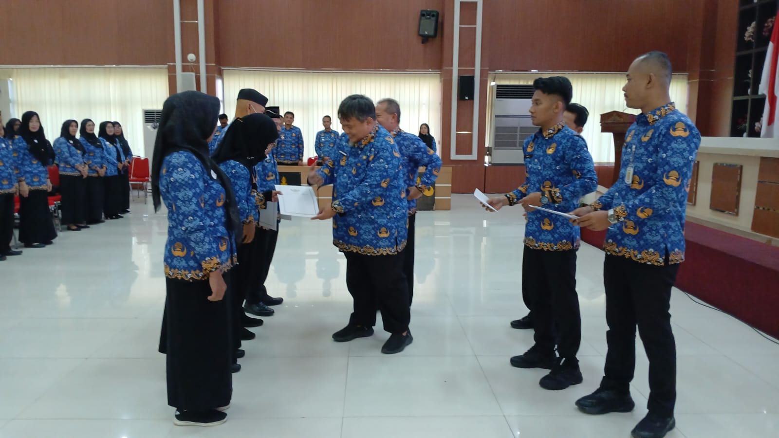 Sekdakot Iwan Lepas 95 ASN Purnatugas di Pemkot Balam