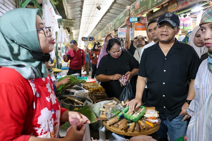 Sidak Pasar Bunder, Ahmad Luthfi Jamin Harga Bahan Pokok Stabil Jelang Lebaran