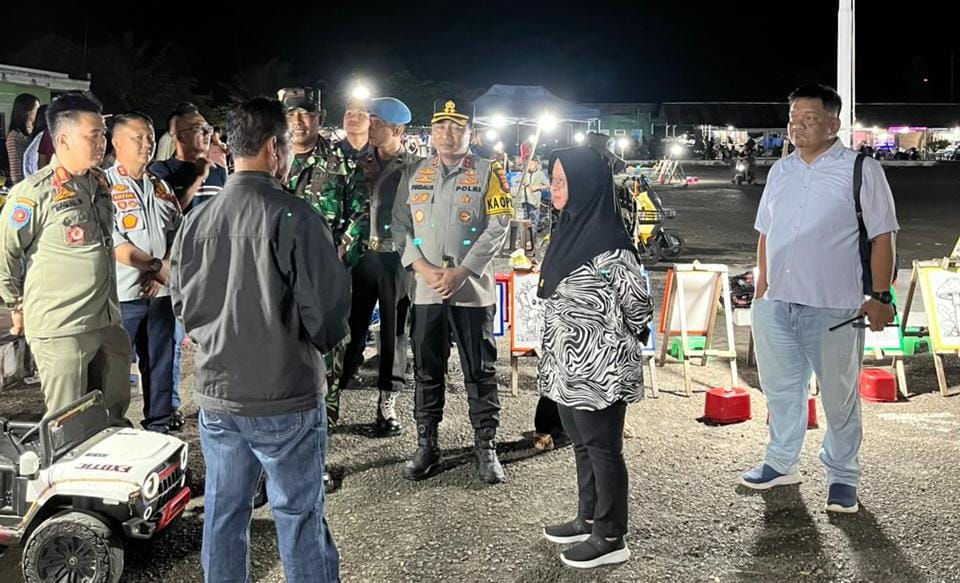 Bupati Mesuji Turun Langsung Pantau Malam Takbiran di Alun-Alun Simpang Pematang