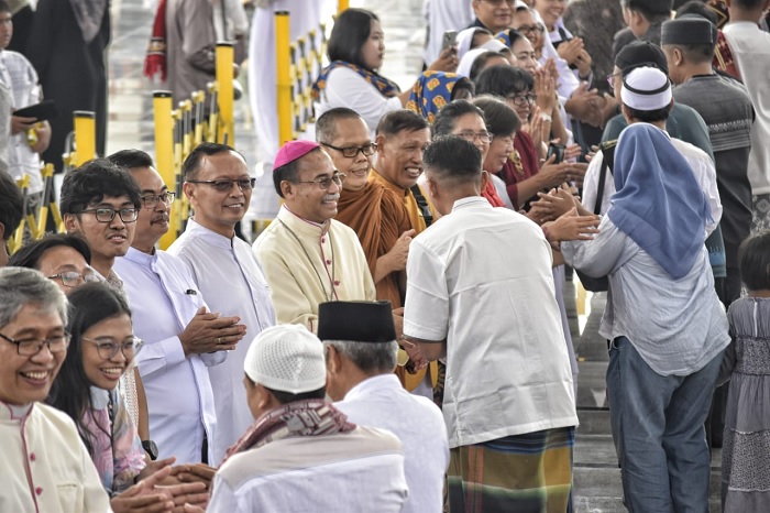 Wajah Sejuk Indonesia di  MAJT, Tokoh Lintas Agama Ikut Bersalaman di Hari Kemenangan