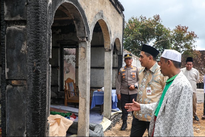 Gus Yasin ke Pelosok Boyolali, Siap All Out Bangun Kembali Masjid Bersejarah yang Terbakar