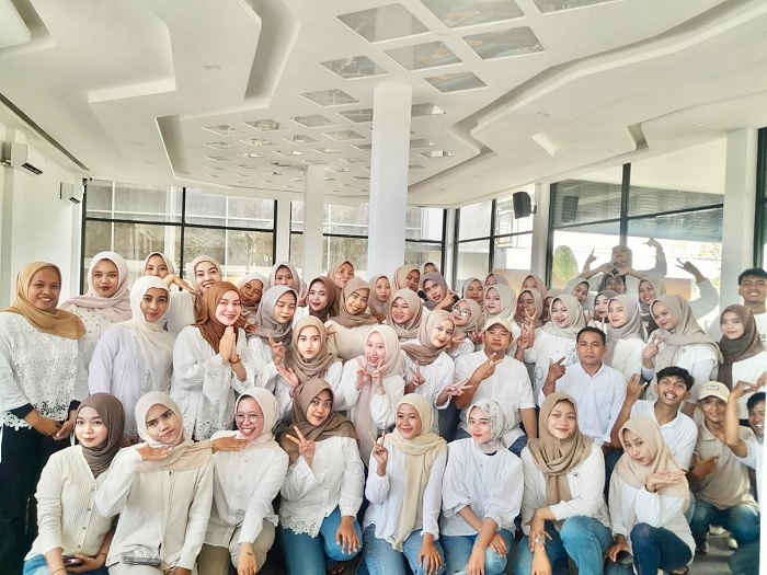 Karyawan Cutting PT ETI Perkuat Sinergi demi Kejar Target Produksi di Momen Halal Bihalal