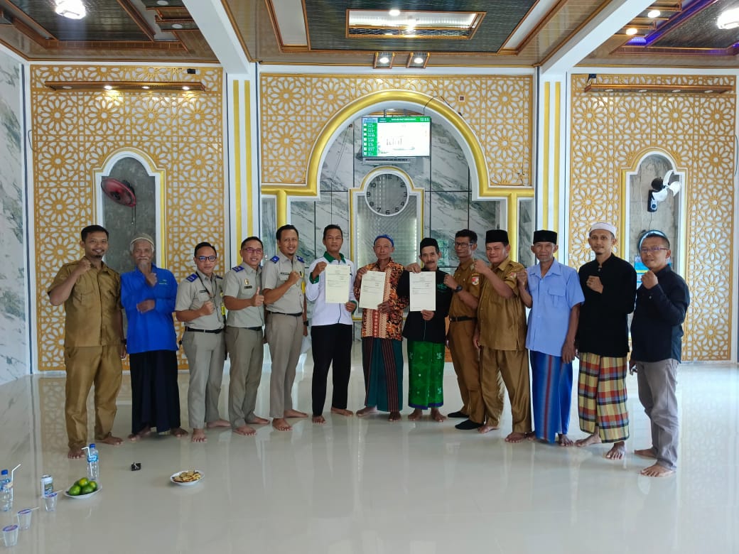 Tiga Masjid di Tubaba Terima Sertipikat Wakaf dari BPN