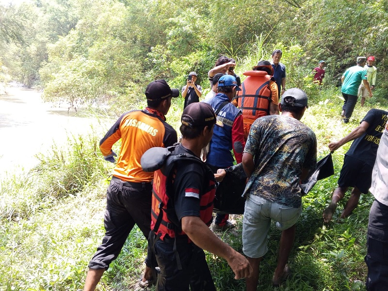 Terjatuh ke Sungai Gondel, Wanita di Blora Ditemukan Meninggal Dunia 1 Km  dari Lokasi Kejadian