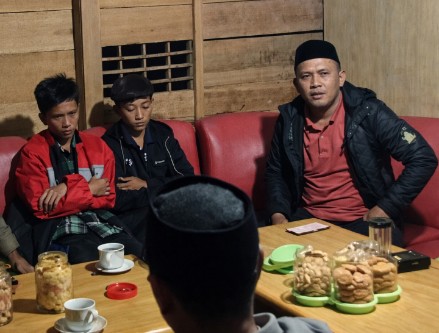 SESAMA JENIS