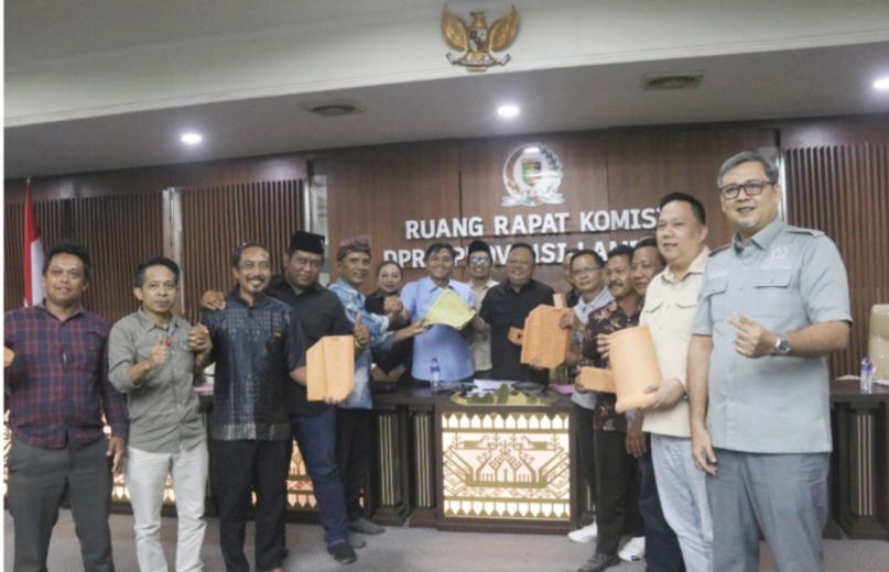 Komisi IV DPRD Lampung Perjuangkan Solusi Perizinan Pengrajin Genteng dan Batu Bata Lewat RDP