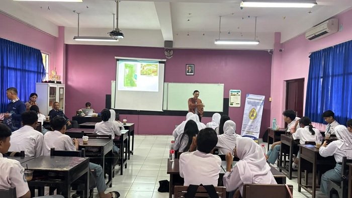 Tim PkM USM Bekali Siswa SMK Yaphar Ilmu Bekerja di Industri Kapal Pesiar