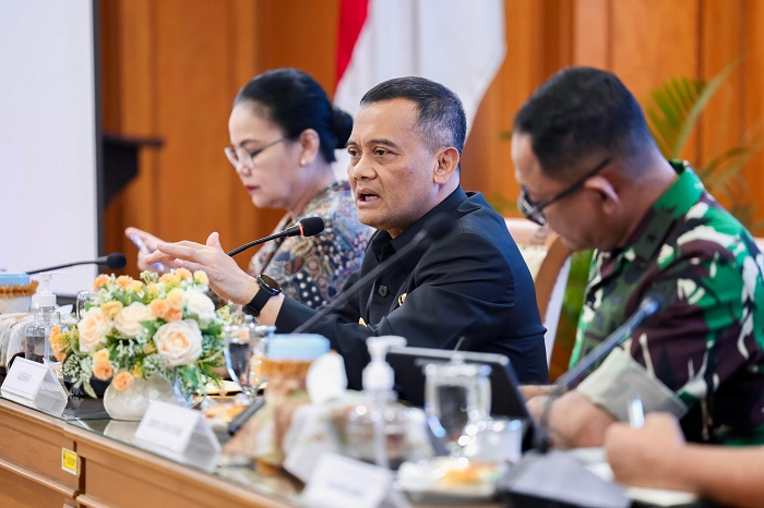 Jateng Gaspol, Ahmad Luthfi Gandeng TNI AD Sulap Limbah Sampah Jadi Solar