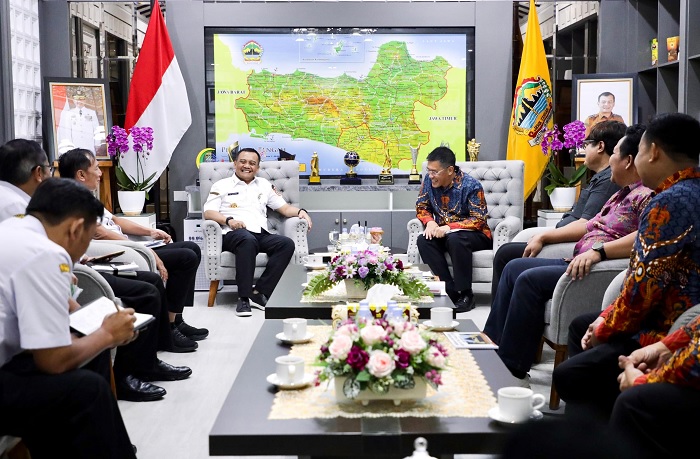 Sambut Waisak 2026, 50 Biksu Internasional Jalan Kaki Lintasi Jateng-DIY Menuju Borobudur