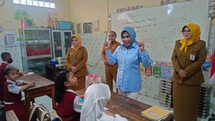 Mimik bersama guru dan siswa Istimewa Sidak