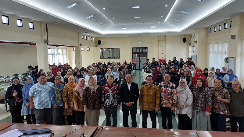 Siap Go Global, 210 Mahasiswa USM Ditempa Strategi Kepemimpinan Dr Erialdi Syahrial