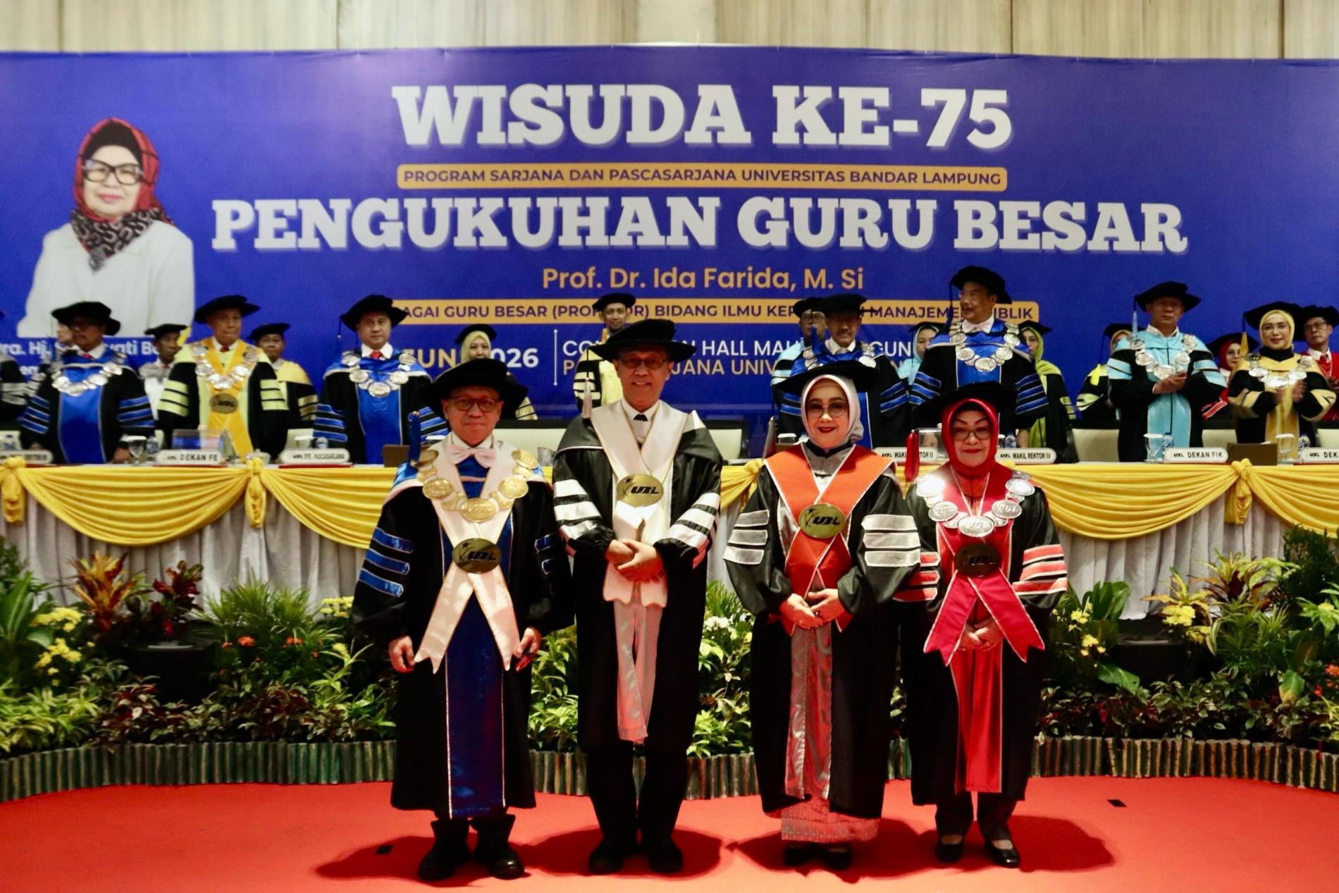 Momen Sidang Senat UBL: Wisuda ke-75 Sekaligus Pengukuhan Guru Besar Prof. Ida Farida