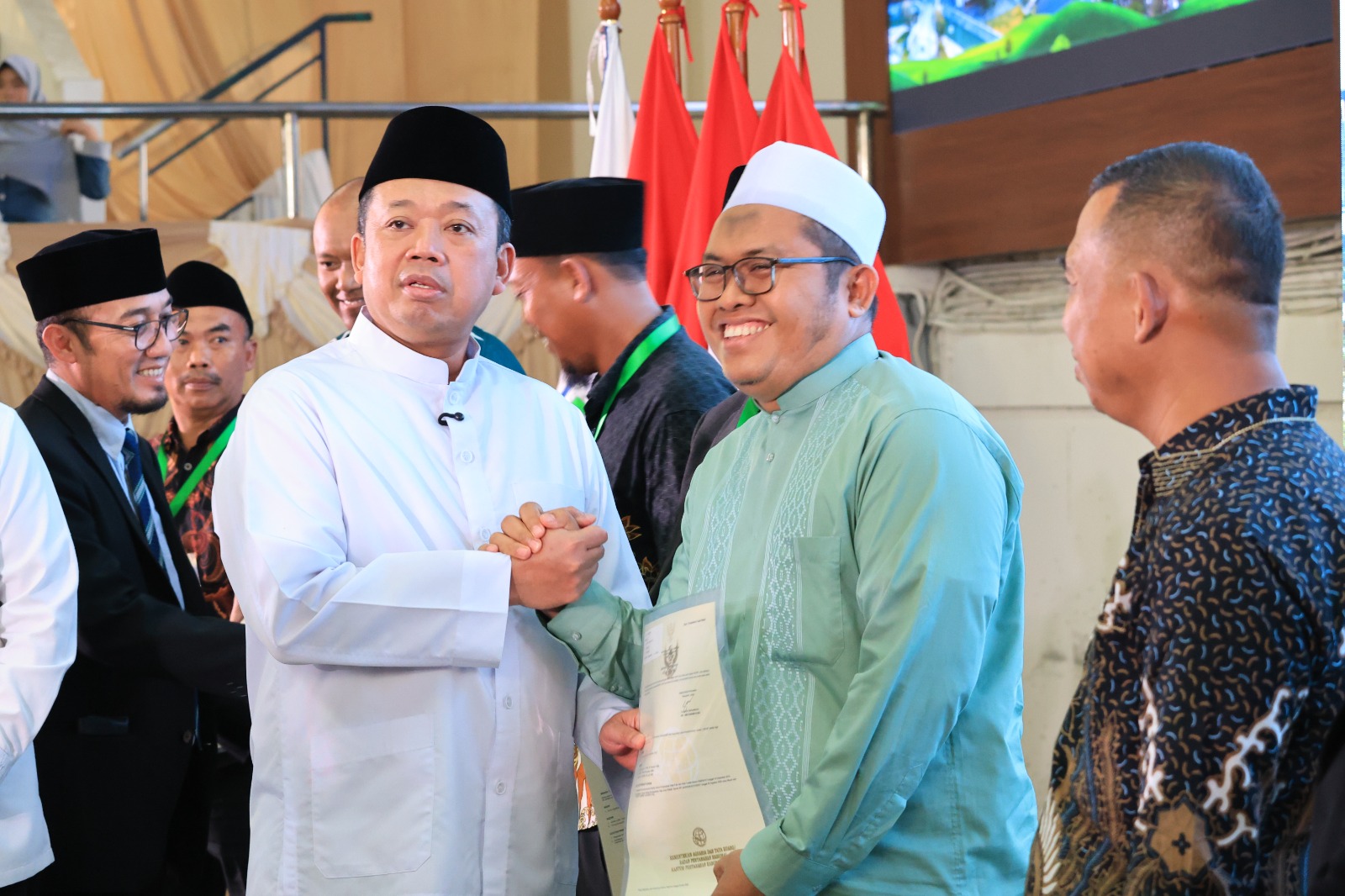 Dukung Percepatan Sertipikasi Tanah Wakaf, Kantah Tangsel Serahkan 19 Sertipikat Wakaf