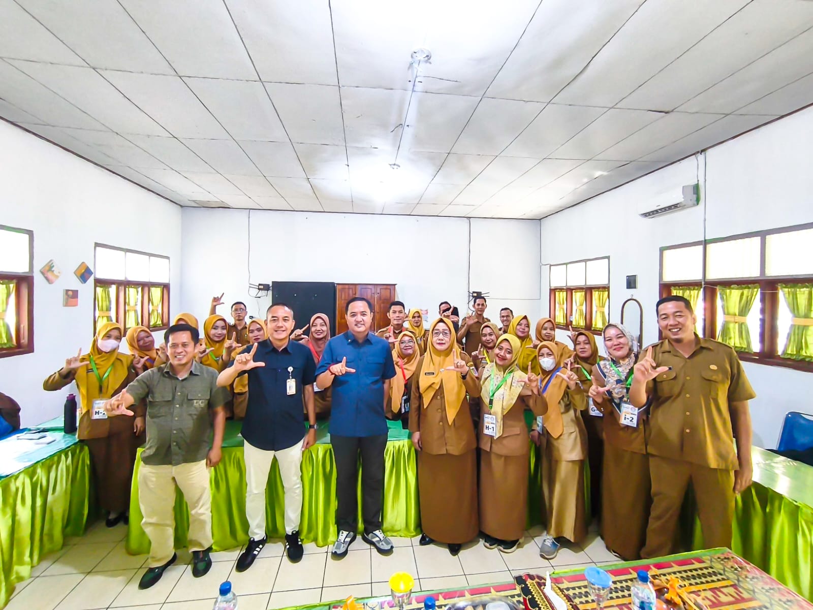 Libur Kerja Dimanfaatkan Kadisdik Lampung Kunjungi SMAN 1 Tegineneng, Apresiasi 99,42 Persen Lulus SNBT