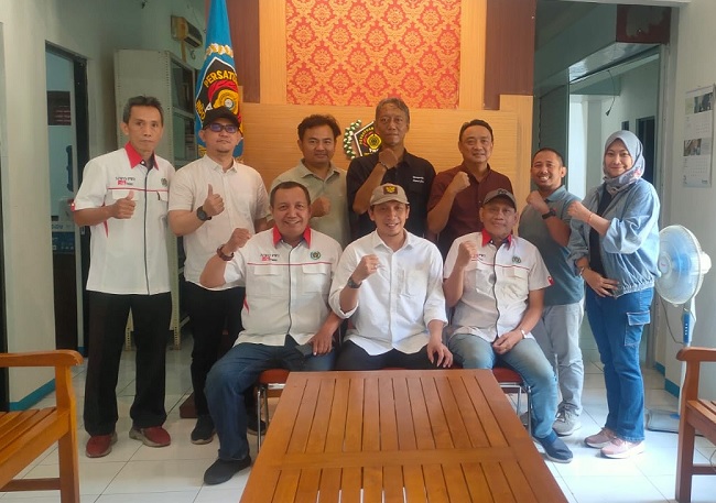 Bakar Semangat Tim Biliar Siwo Jateng, Ketua PWI: Tampil Maksimal, Syukur-Syukur Bisa Juara!