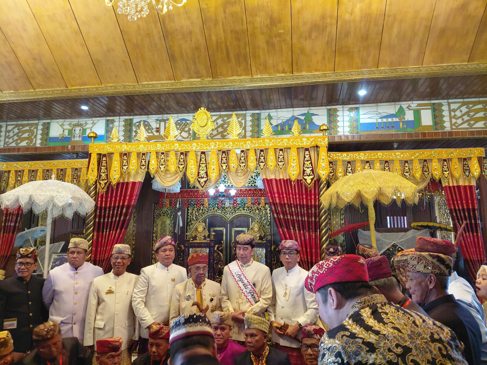Jokowi menerima gelar adat Baginda Pemuka Bangsa