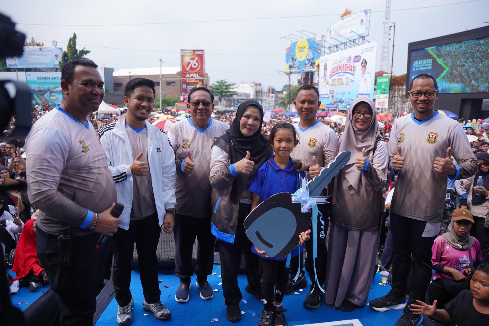 Warga Kemiling Menang Mobil Daihatsu Sigra di Jalan Sehat HUT ke-344 Kota Bandarlampung