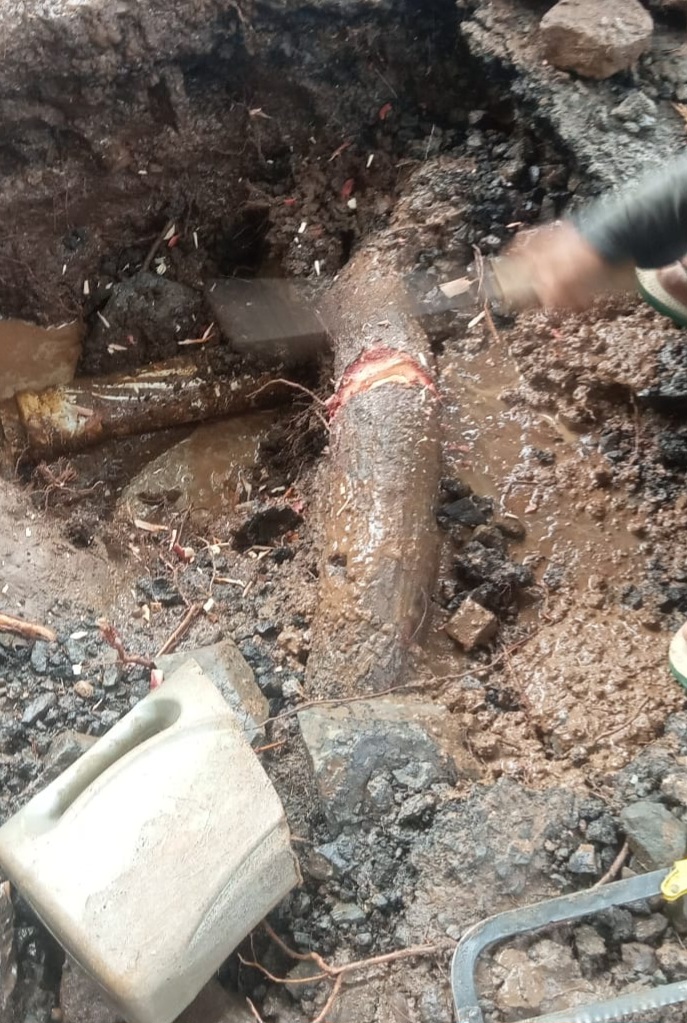 Tiga Titik Rembesan Air Masih Muncul di Jalan S. Parman, Perbaikan Way Rilau Berlanjut