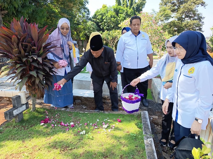 Hormati Jasa Pendiri Fakultas, FH USM Gelar Ziarah di Dies Natalis Ke-39