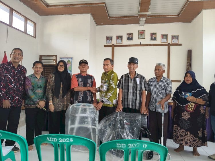 Kemensos Salurkan Alat Bantu untuk 89 Penyandang Disabilitas dan Lansia di Tubaba