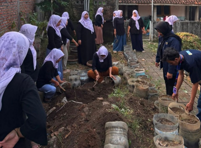 Gelar Pelatihan Akuaponik, KKN PPM USM Dorong Gaya Hidup Sehat di Kelurahan Wates