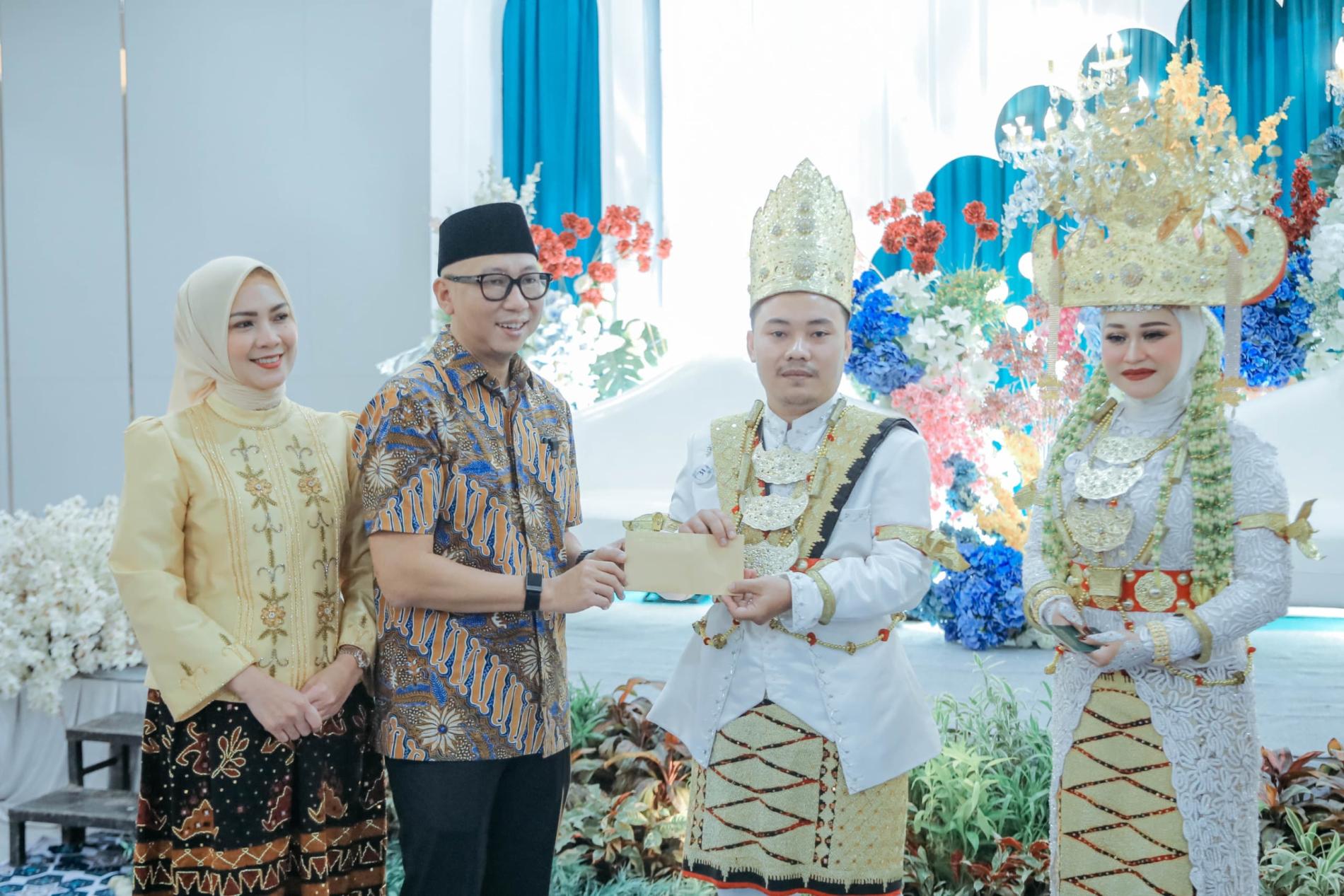 31 Pasangan Ikuti Nikah Massal Begawi Cinta Lampung 2026, Gubernur Mirza Tekankan Pentingnya Agama dan Dialog dalam Rumah Tangga
