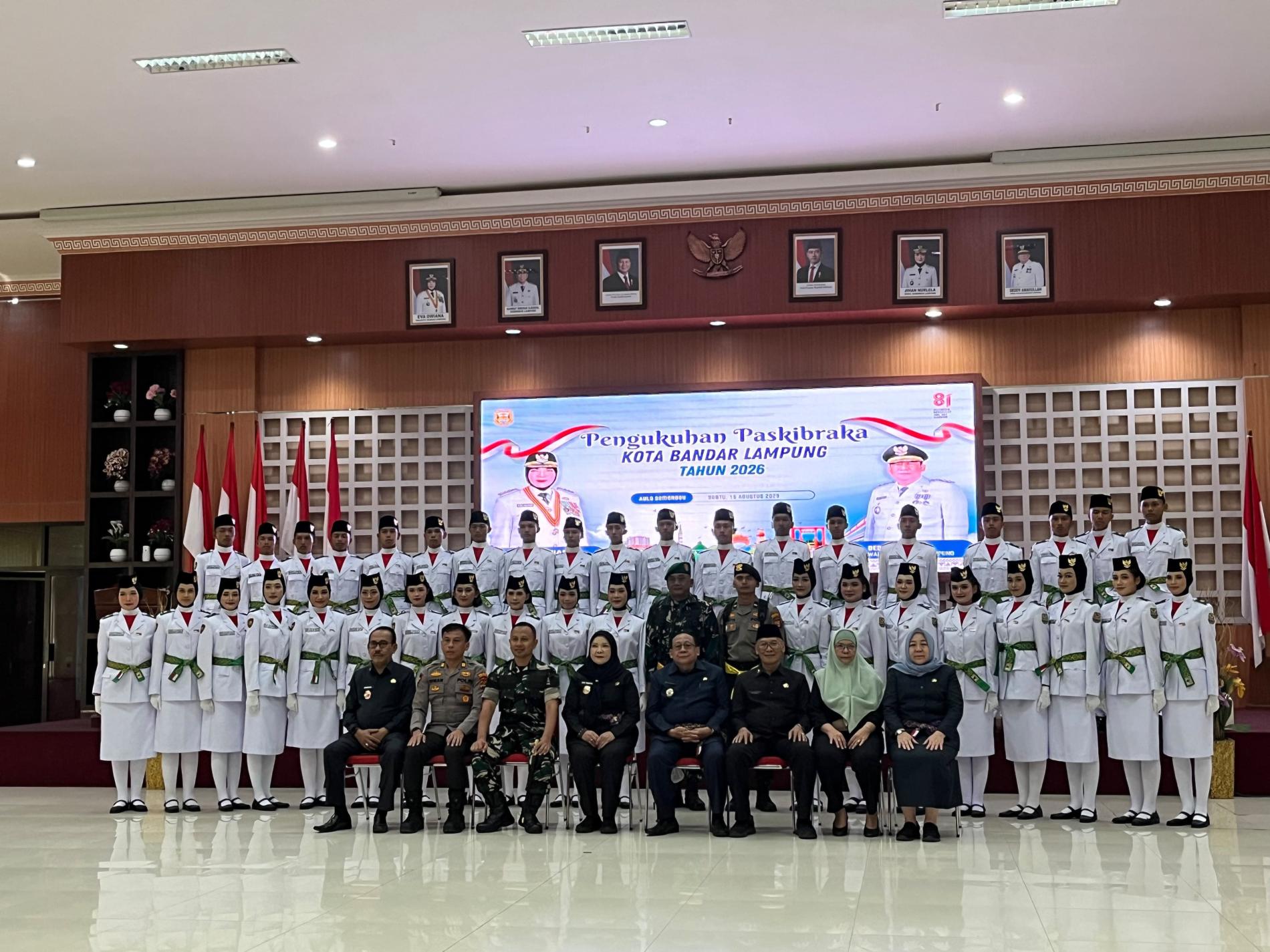 38 Anggota Paskibraka Bandarlampung Dikukuhkan, Eva Dwiana Tekankan Disiplin dan Nasionalisme