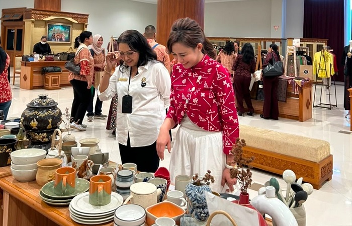 Bawa UMKM Semarang Naik Kelas, Dekranasda Bedah Resep Sukses Badung hingga Intip Dapur Ni Luh Djelantik