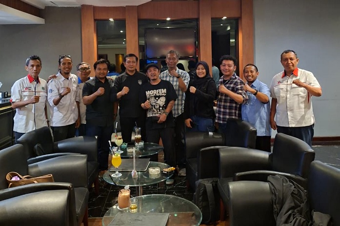 Bidik Emas Porwanas 2027: Tokoh Otomotif Frits Yohanes Manajeri Tim Biliar PWI Jateng