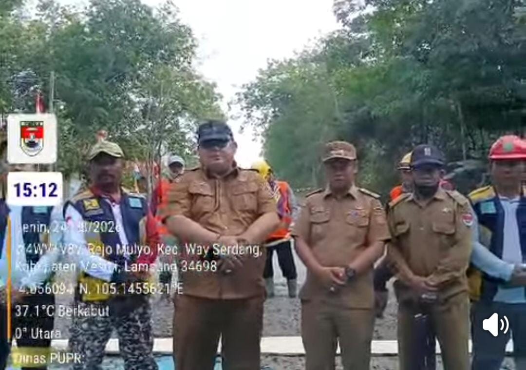 Jalan Simpang Onggok–Rejo Mulyo Mulai Dicor